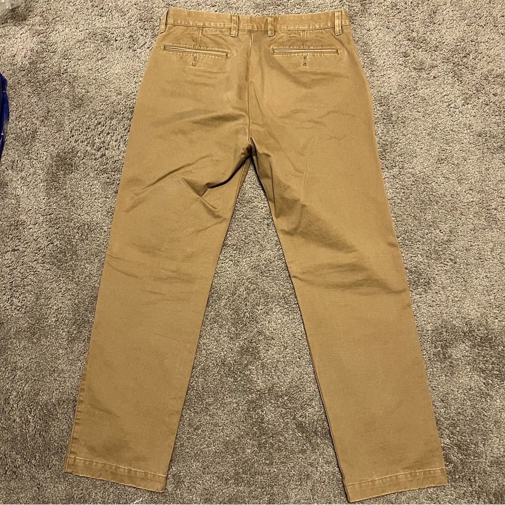 Banana Republic 32x30 Vintage Straight Chino dark khaki w/ front coin pocket 👌